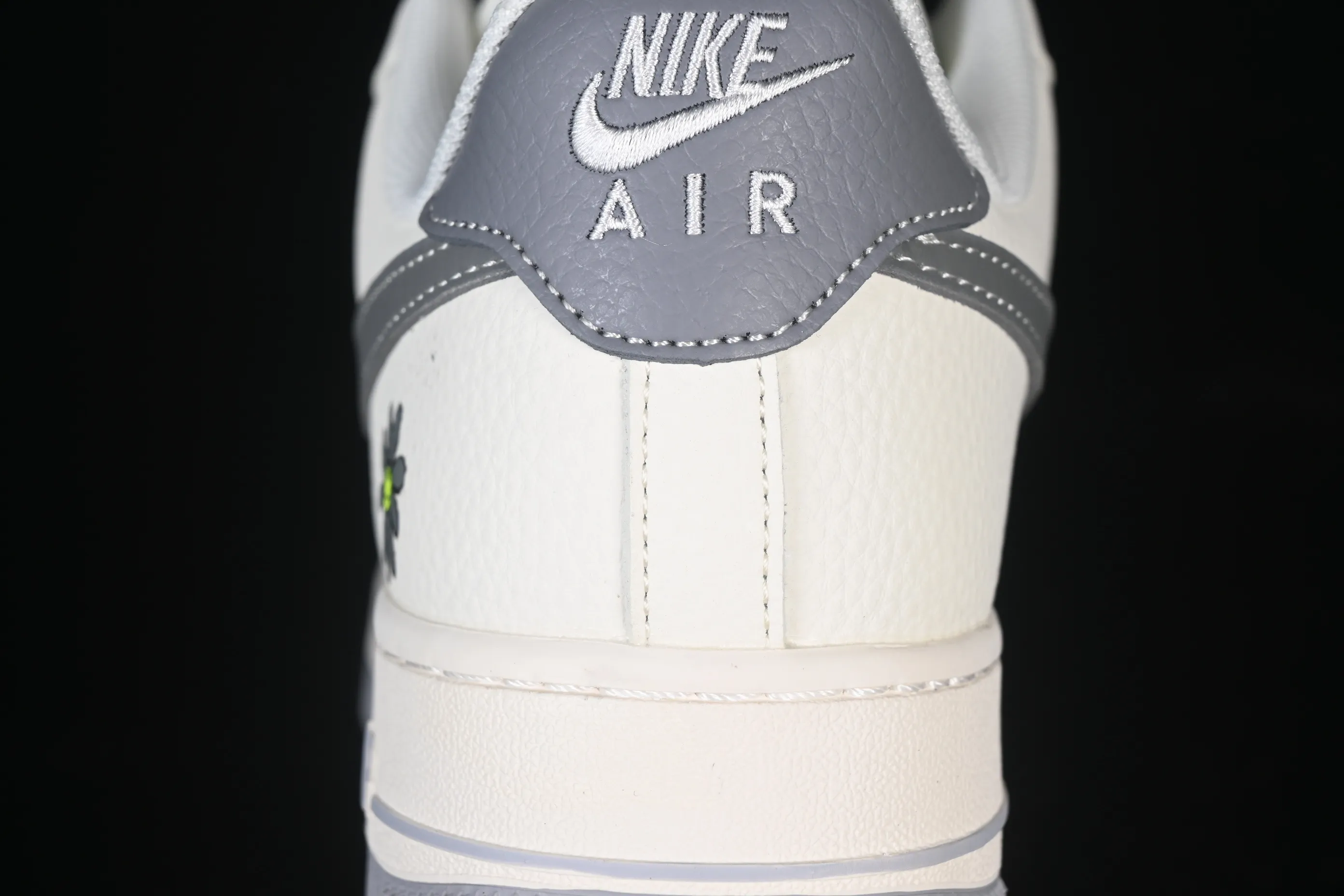 All categories Nk Air Force 1 Air Force series Nk Air Force 1 Low Air Force low top Nike Air Force 1'07 Low Supreme joint graffiti beige gray Air Force 1 low top casual sneakers QW5606-272